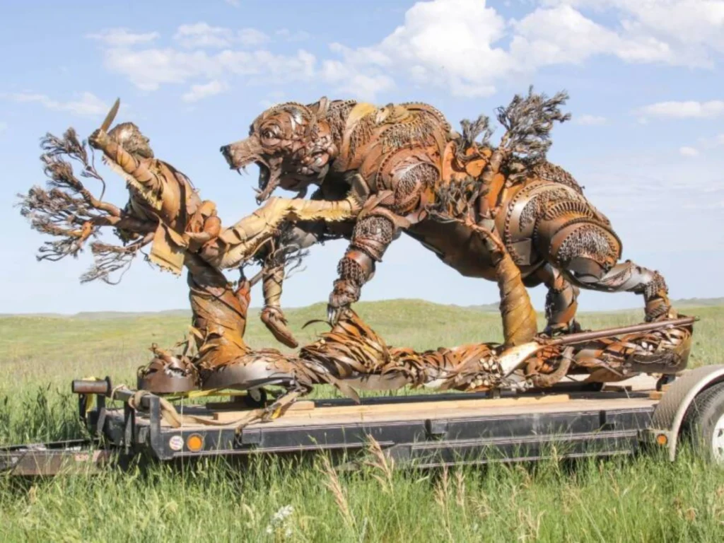 Memorial statue of Hugh Glass
