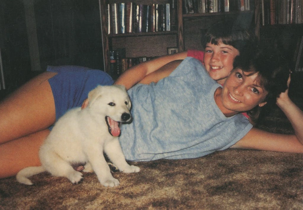 Marie in 1986 with her dog and her mother